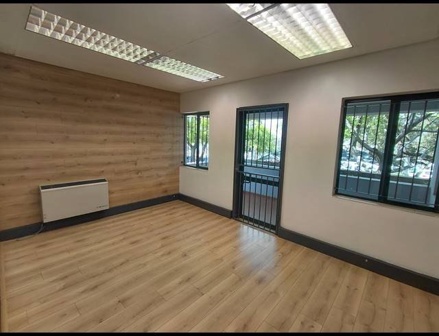 160M² OFFICE TO LET IN BRYANSTON